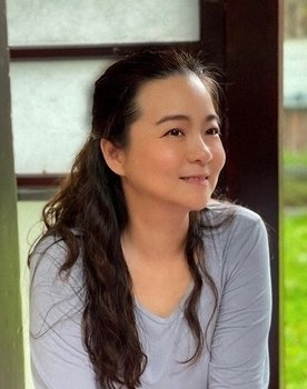 Ma Nan as Guan-qing's Wife