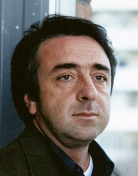 Silvio Orlando as Mario Solitudine
