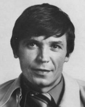 Ivan Bortnik as Uncle Vanya