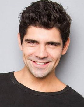 Tiago Homci as José João