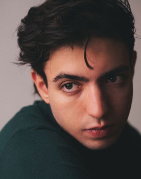 Felipe Venteu as Caio