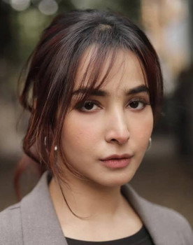 Srijla Guha as Priyadarshini Sen Sharma (née Mitra) aka Pihu