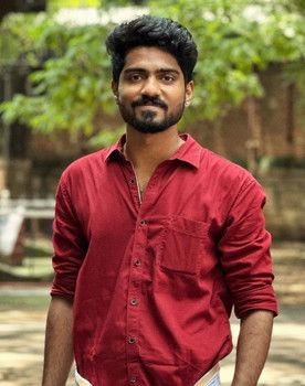 Yashwanth as Chezhiyan