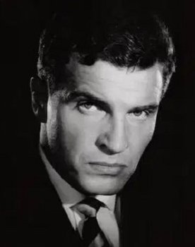 Helmut Schmid as Swavek