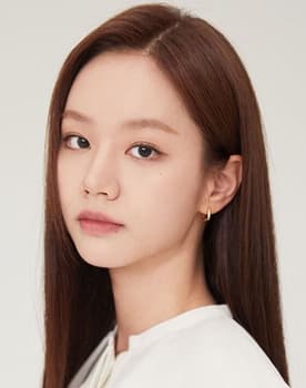Lee Hye-ri as Yoo Je-yi