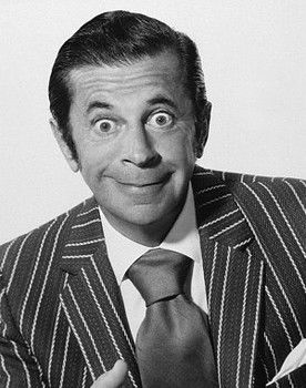 Jerry Bergen as Hobo Violinist