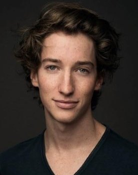 John Kroft as Sam (paramedic)