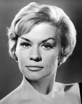 Ingrid van Bergen as Isodora