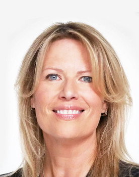 Mary Elizabeth McGlynn as Sandy