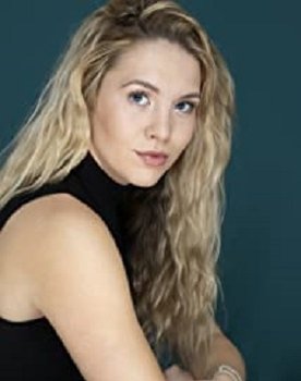 Lauren Staerck as Fiona Mcnamara