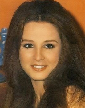 Naglaa Fathy as Nagwa