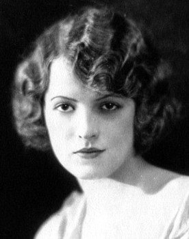 Avonne Taylor as Maybelle Worthington (uncredited)