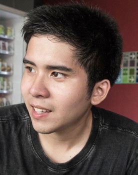 Tanatorn Tanalekaphat as Khim's Friend