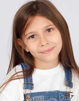 Alicia Chojnowski as Inés