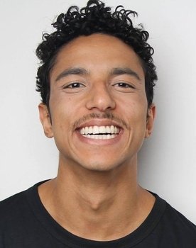 Felipe Frazão as Arlênio