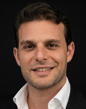 Mehmet Aslan as Timur