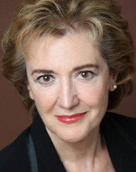 María Jesús Hoyos as Vecina