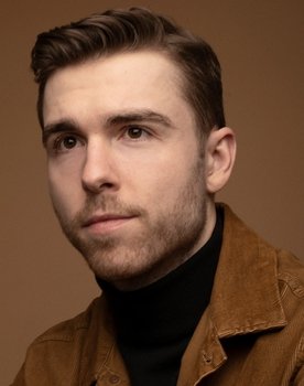 Nick Mauldin as Aaron