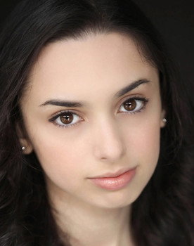 Sarah Rochelle Gluzman as Young Amy
