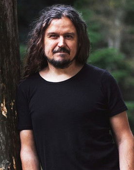 Maciej Meller as Guitars