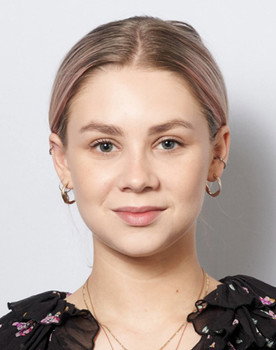 Shania Gooris as Self