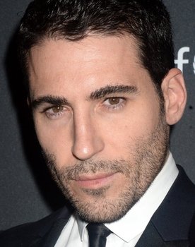 Miguel Ángel Silvestre as Martín