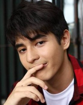 Daniel Alex Bird as Varun