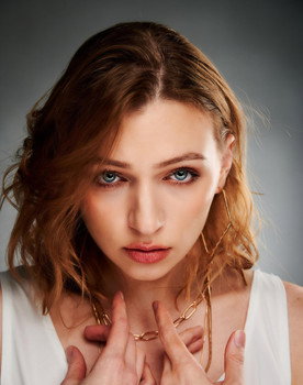 Alexsis Durham as Dr. Uma Sawyer / Doomseer