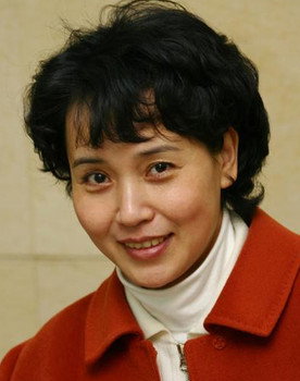 Shen Huifen as 英子