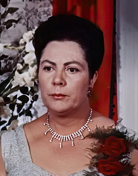 Adrienne Servantie as Mme Courcel, La mère d'Agathe