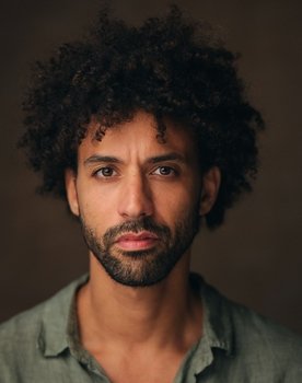 Karim Belayane as Artista Agència