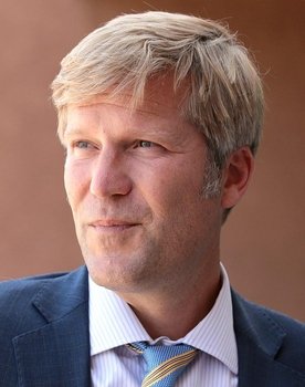 Tom Keller as Oscar Krasnansky