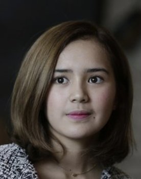 Beby Tsabina as Karin