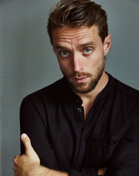Niels Justesen as Arlo