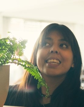 Carola Espinillo as Uncredited