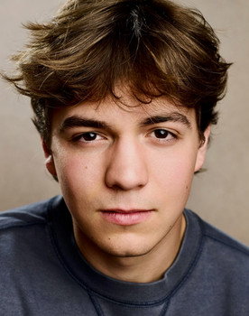 Lorenzo Zottoli as Teen