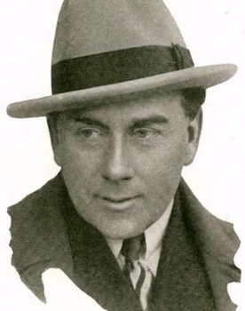Carl Alstrup as 