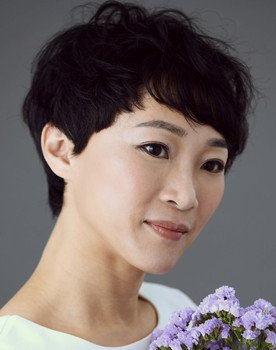 Fonnie Ng as Tracy