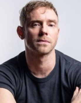 Raphaël Defour as Benoît