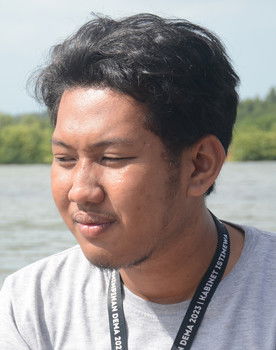 Irfani Zhang as Bapak