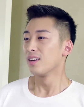 Song Bai Lin as Guan Kai