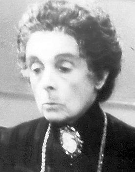 Sheila Helpmann as Lidia