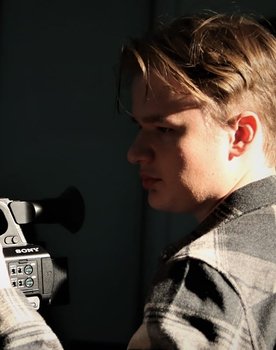 Adam Sluijter as Thomas