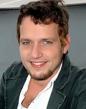 Edward Boggis as Mardo Stern