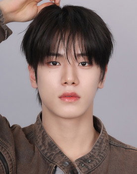 Song Seung-ho as Self