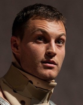 Mathias Rahbæk as Jonas