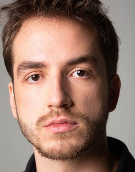 Tanasije Ćakić as Father Miloš