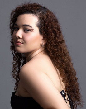 Ana Júlia Colares as Clarissa #2