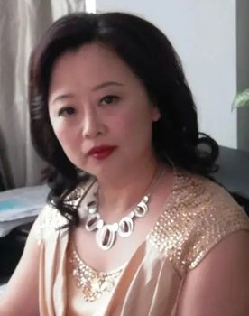 Чэнь Пин as Grandma Bai