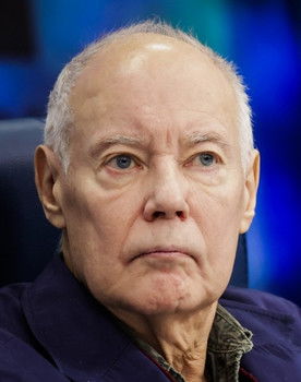 Vladimir Konkin as Борис Извольский